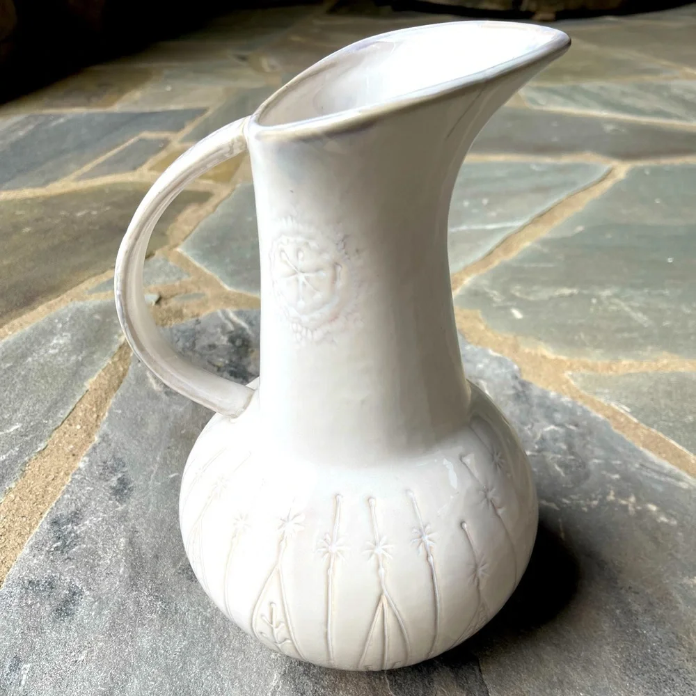 Makola Pitcher